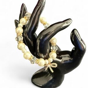 (NEW) Elegant Pearl and Crystal Bracelet